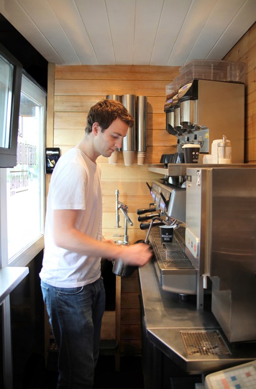 LA DISTRIBUTRICE (13)