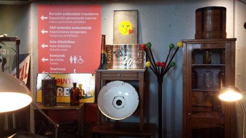 THE SUNDAY MARKET 15